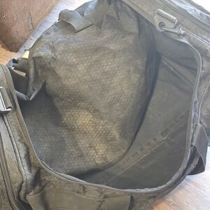 Title Boxing Gym Duffel Bag Black Textured Gear Bag with Pockets Large 22 Inch